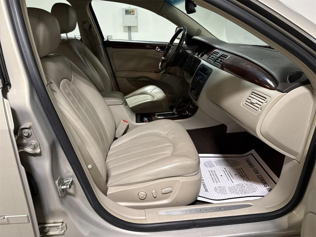 used 2007 Buick Lucerne car, priced at $3,500