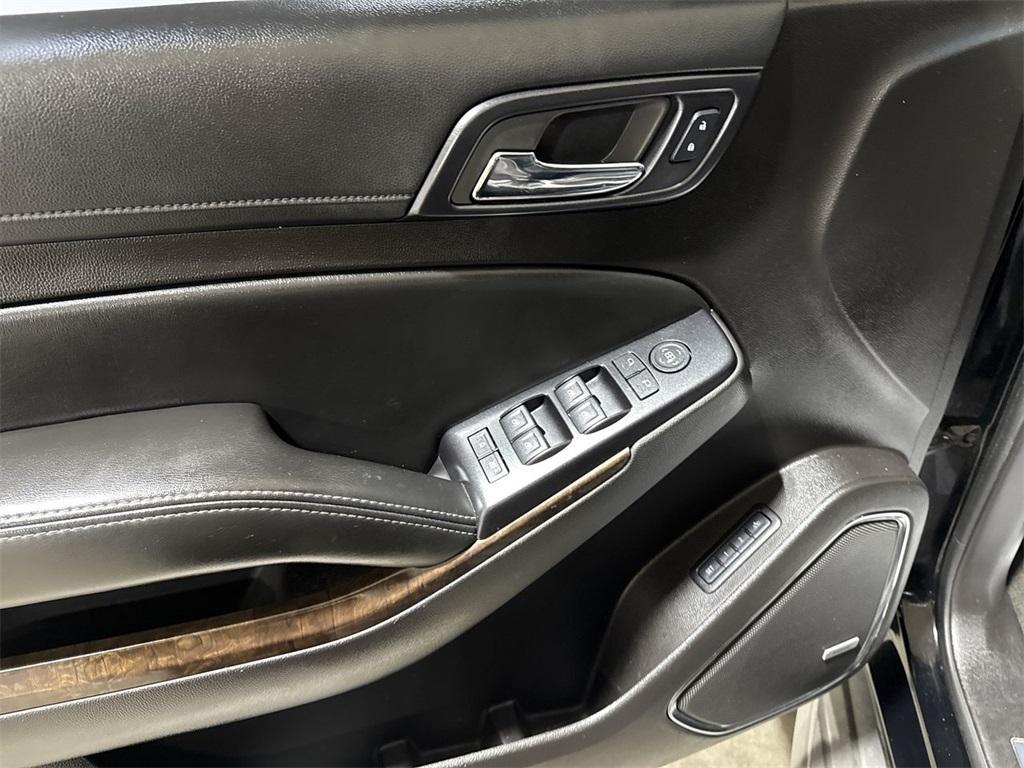 used 2015 Chevrolet Suburban car, priced at $9,900