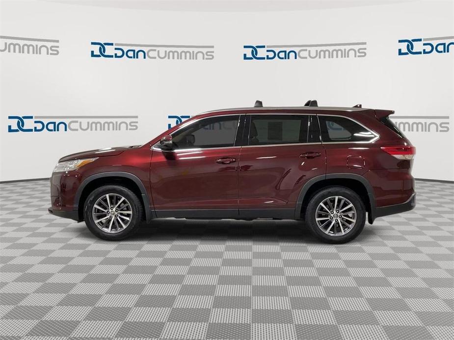 used 2019 Toyota Highlander car, priced at $27,587