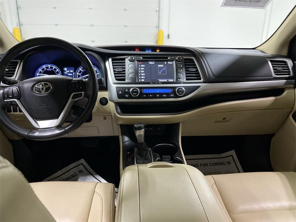 used 2019 Toyota Highlander car, priced at $27,587