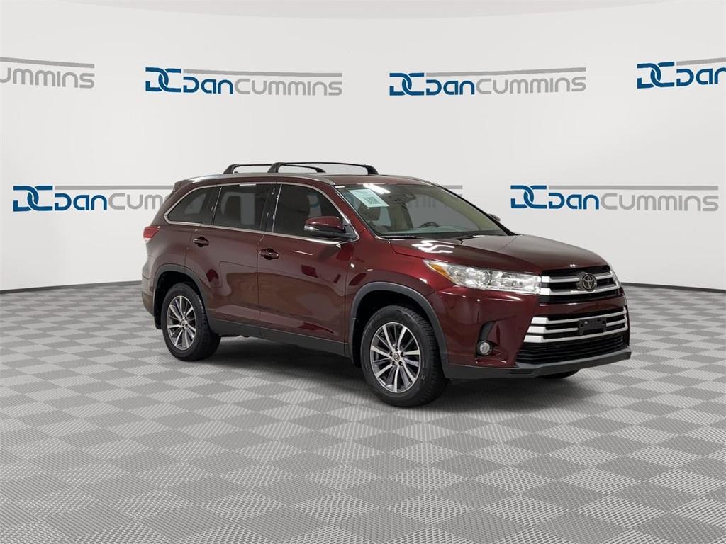 used 2019 Toyota Highlander car, priced at $27,587