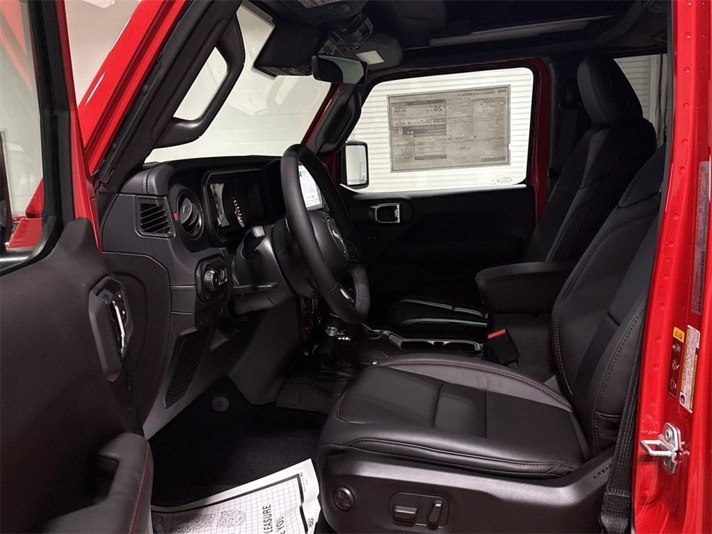 new 2025 Jeep Wrangler car, priced at $57,462