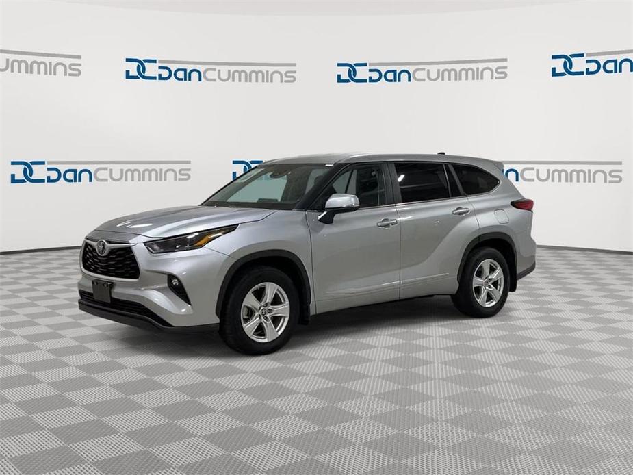 used 2021 Toyota Highlander car, priced at $32,987