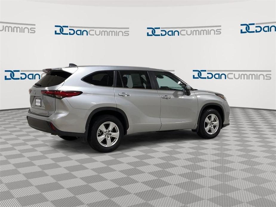 used 2021 Toyota Highlander car, priced at $32,987