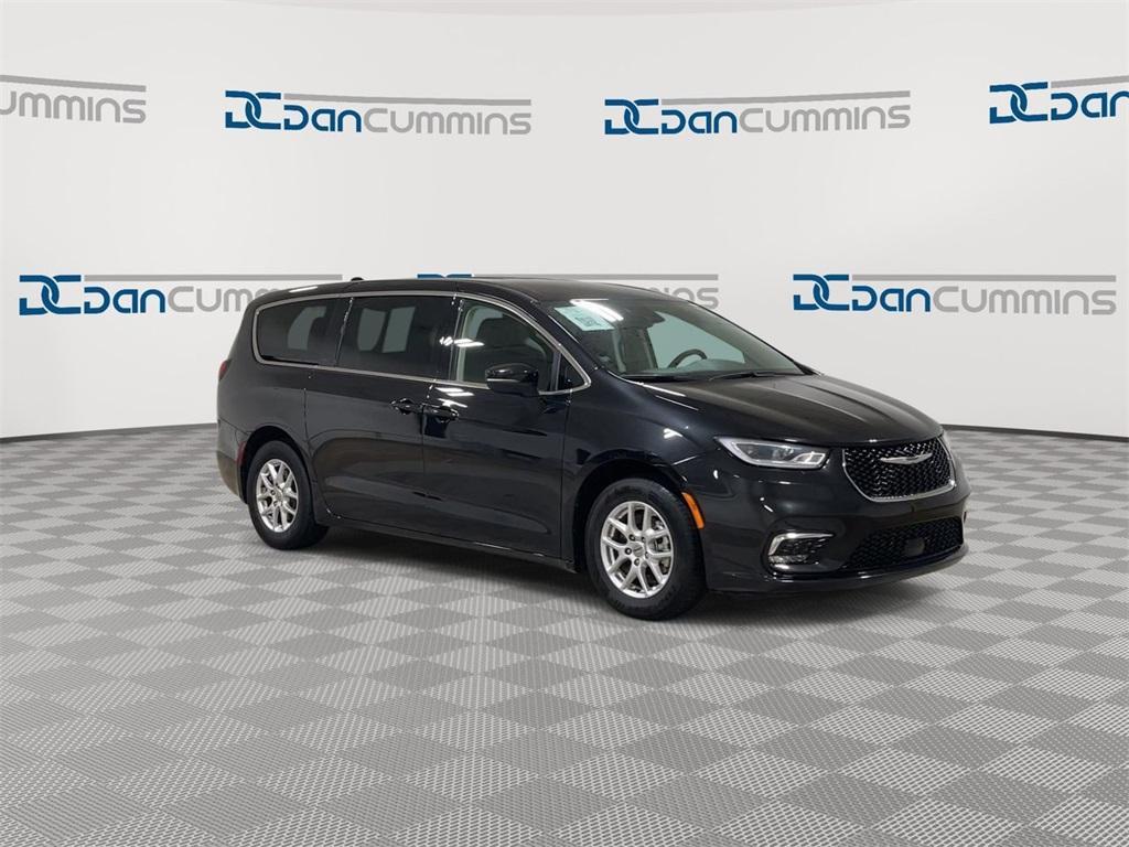 used 2023 Chrysler Pacifica car, priced at $25,987