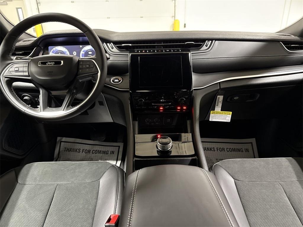 new 2025 Jeep Grand Cherokee car, priced at $40,078