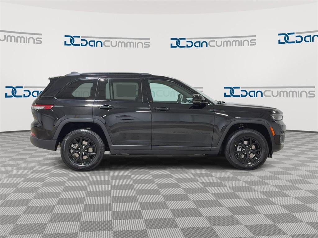 new 2025 Jeep Grand Cherokee car, priced at $40,078