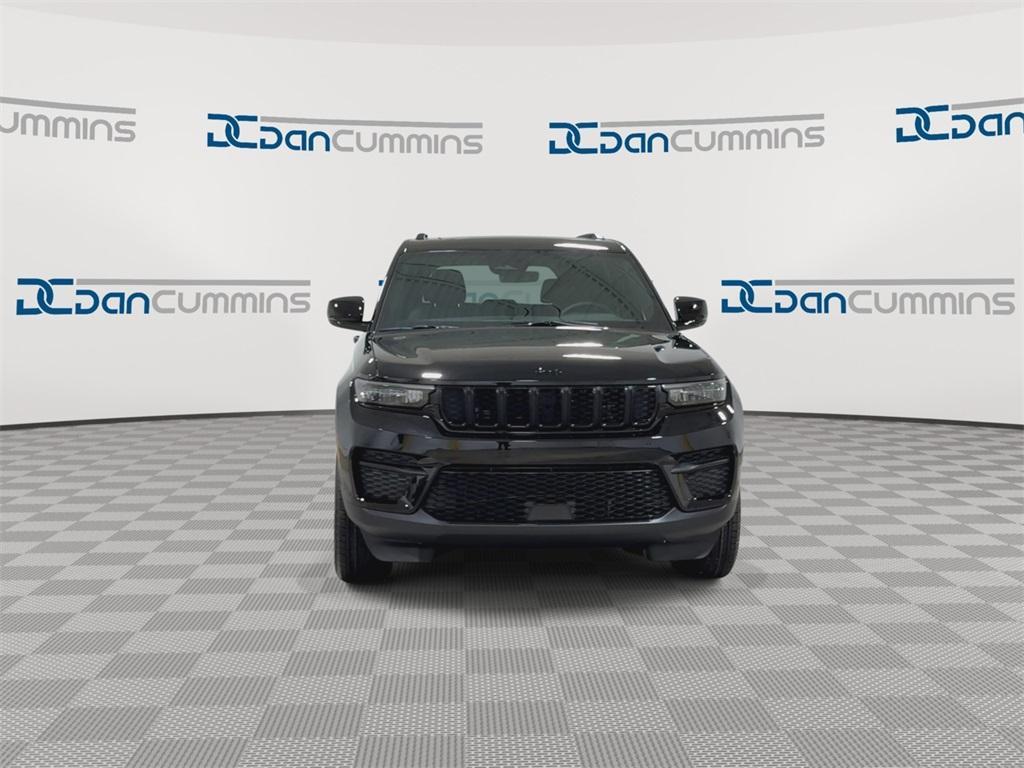 new 2025 Jeep Grand Cherokee car, priced at $40,078