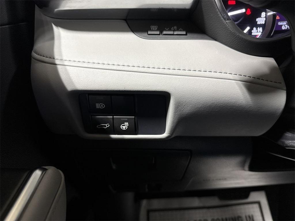used 2021 Toyota Highlander car, priced at $38,587