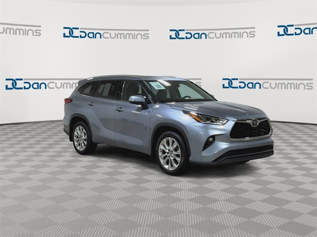 used 2021 Toyota Highlander car, priced at $38,587
