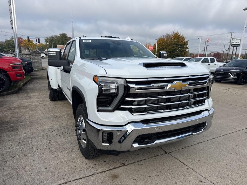 new 2026 Chevrolet Silverado 3500 car, priced at $81,915