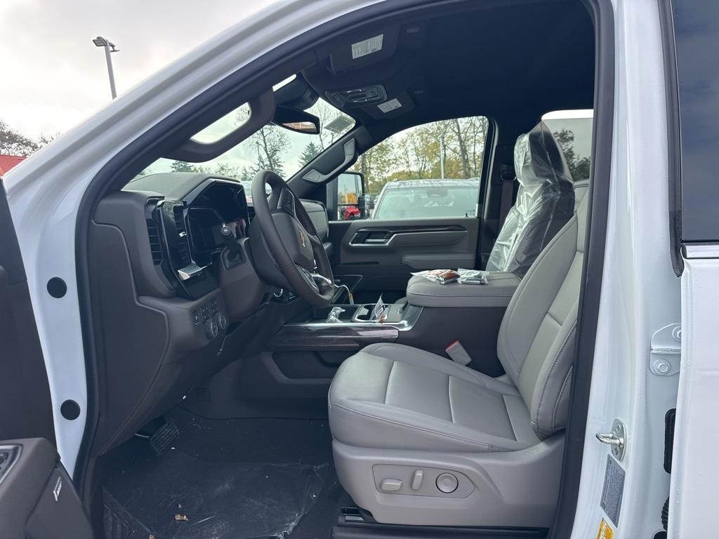 new 2026 Chevrolet Silverado 3500 car, priced at $81,915