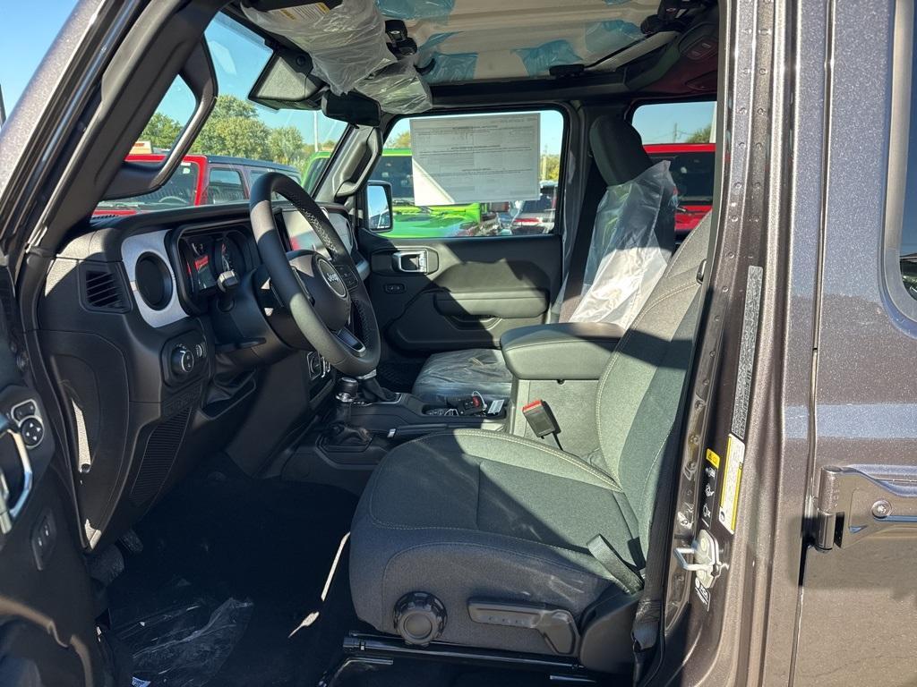 new 2025 Jeep Gladiator car, priced at $37,362