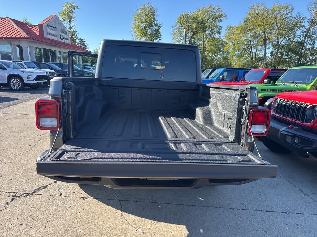 new 2025 Jeep Gladiator car, priced at $37,362
