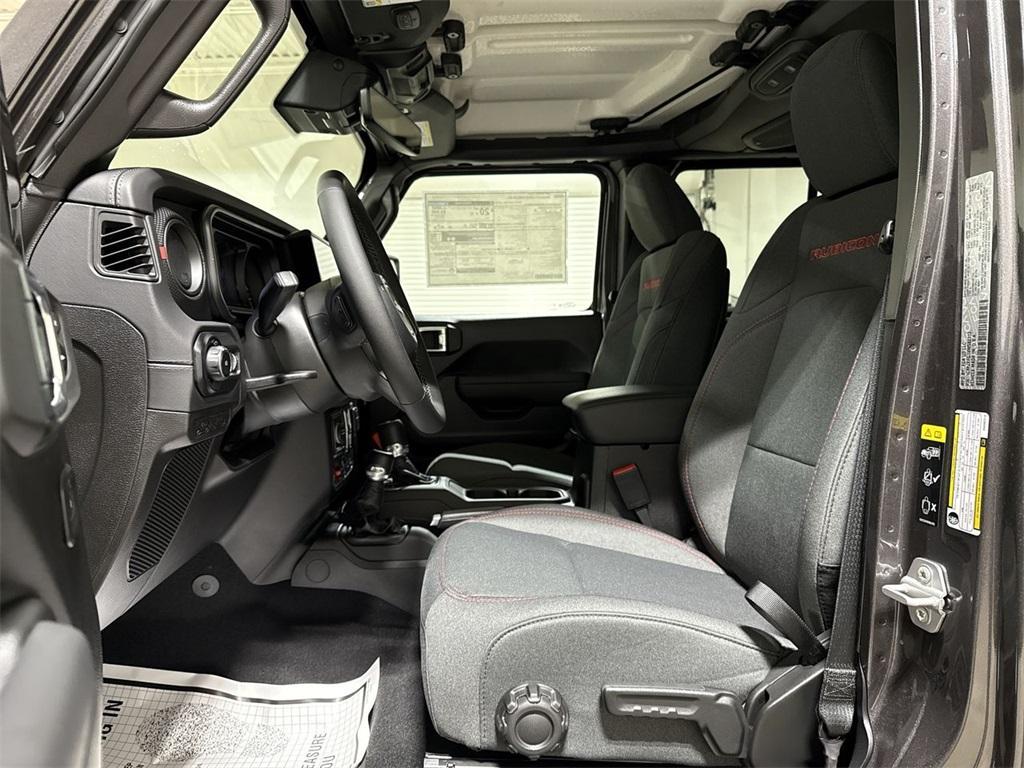 new 2025 Jeep Wrangler car, priced at $55,333