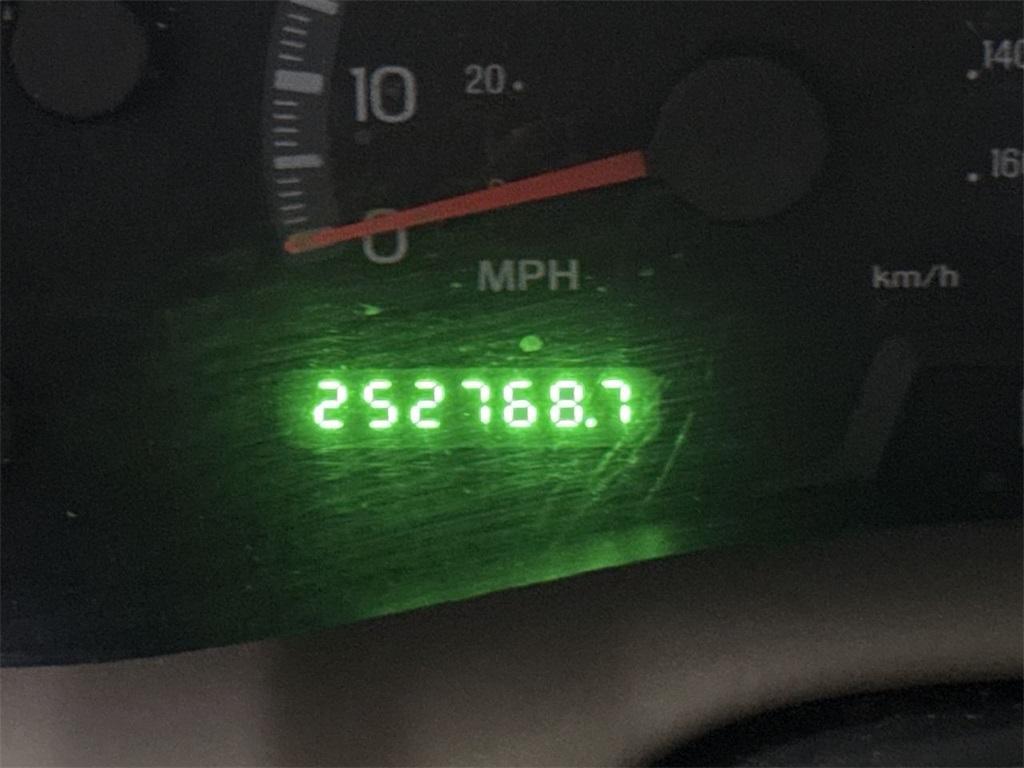 used 2001 Ford F-150 car, priced at $3,900