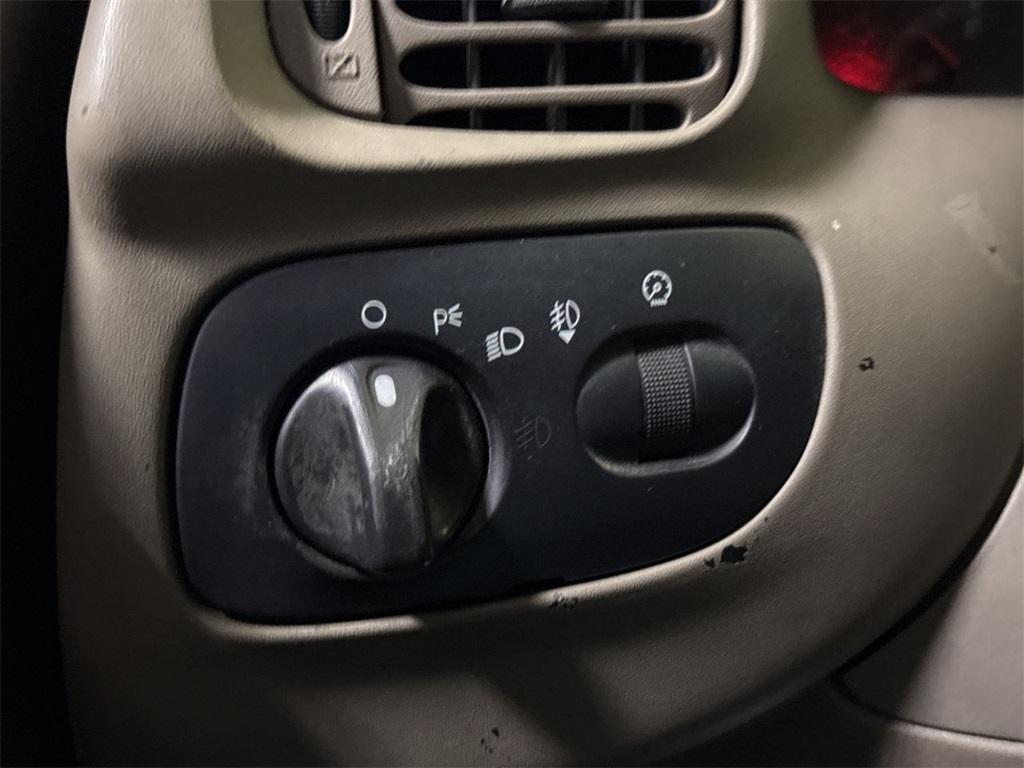 used 2001 Ford F-150 car, priced at $3,900