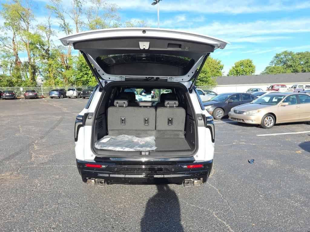 new 2026 Chevrolet Traverse car, priced at $59,823