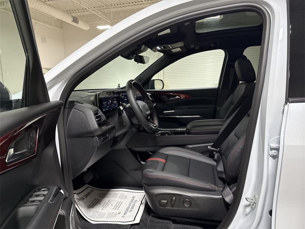 new 2026 Chevrolet Traverse car, priced at $57,427