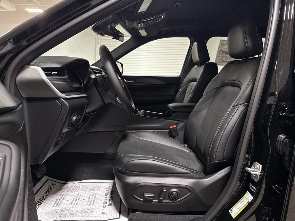 new 2025 Jeep Grand Cherokee L car, priced at $43,615