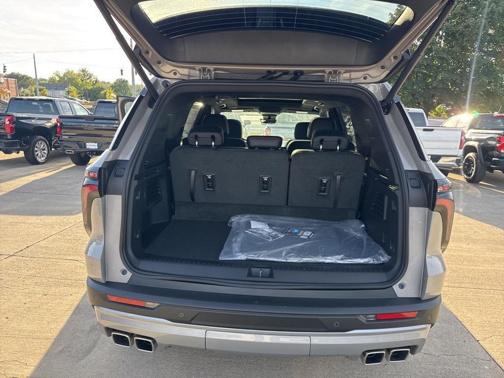 new 2026 Chevrolet Traverse car, priced at $54,994