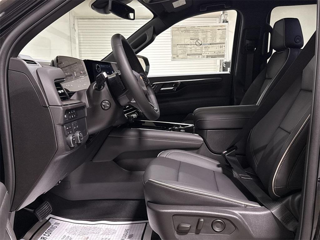 new 2025 Chevrolet Suburban car, priced at $77,498