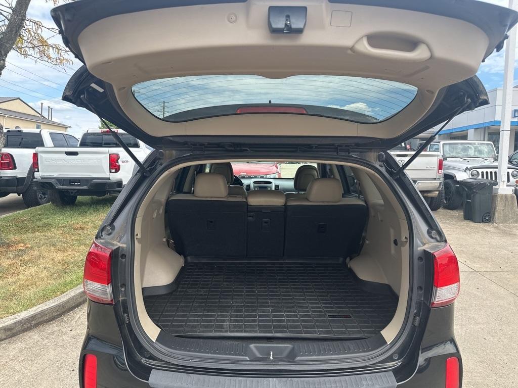 used 2014 Kia Sorento car, priced at $5,900
