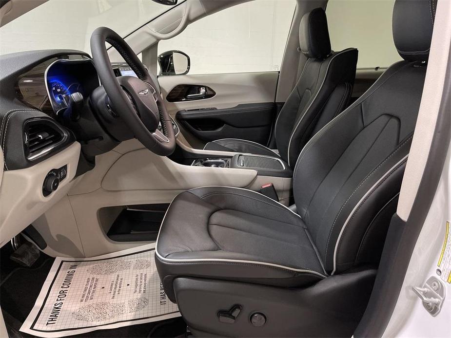 new 2024 Chrysler Pacifica car, priced at $54,737