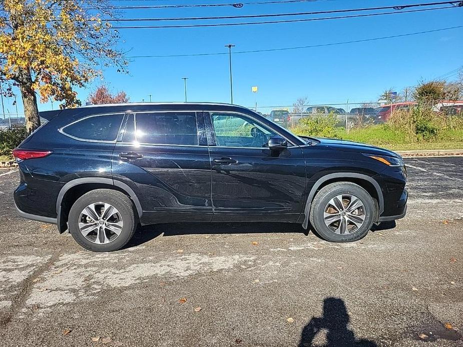 used 2021 Toyota Highlander car, priced at $32,487