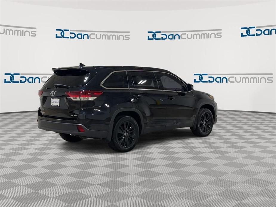 used 2019 Toyota Highlander car, priced at $26,987