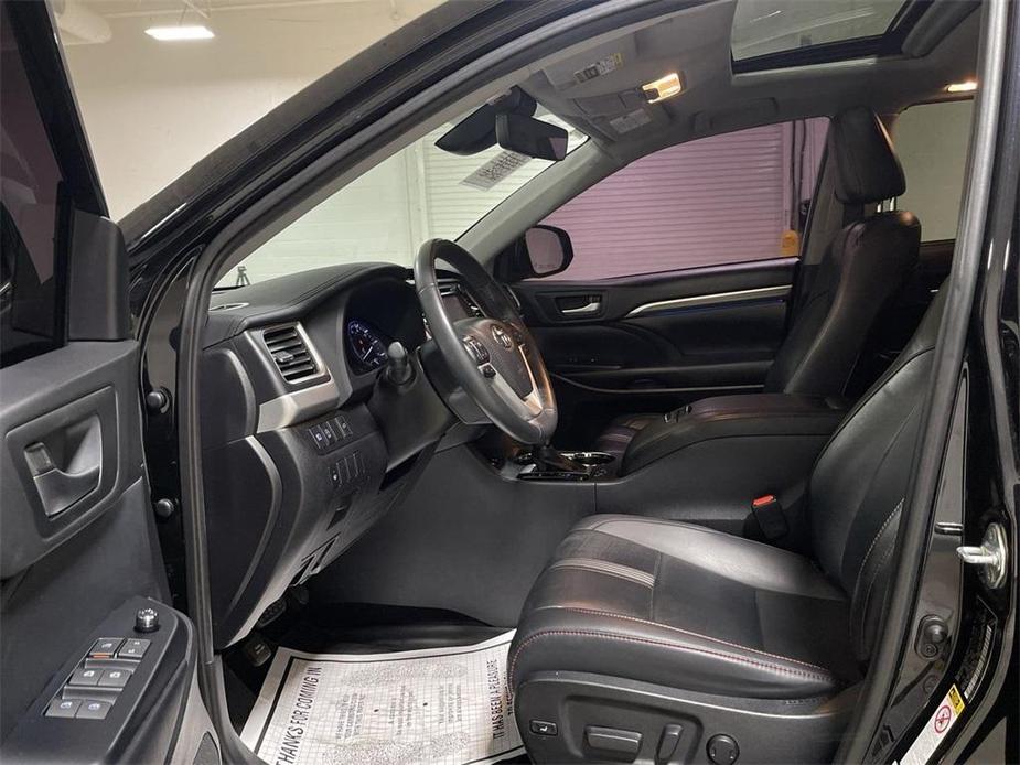 used 2019 Toyota Highlander car, priced at $26,987