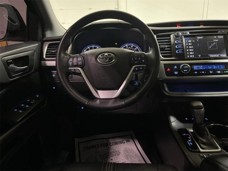 used 2019 Toyota Highlander car, priced at $26,987