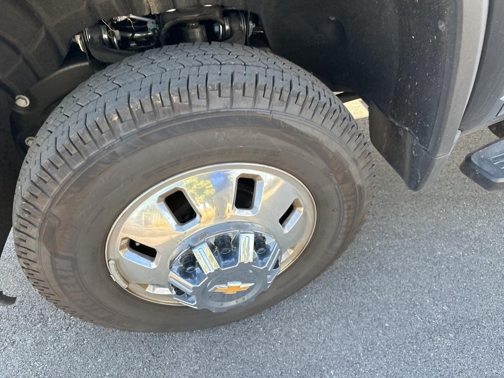 used 2025 Chevrolet Silverado 3500 car, priced at $75,987