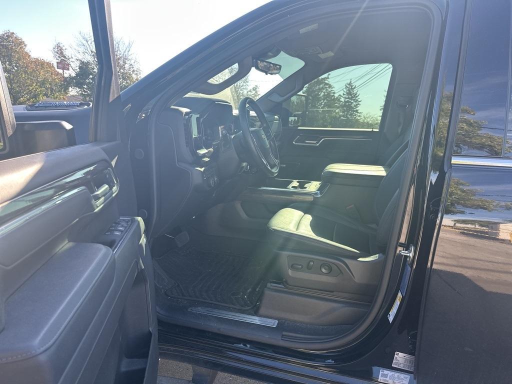 used 2025 Chevrolet Silverado 3500 car, priced at $75,987