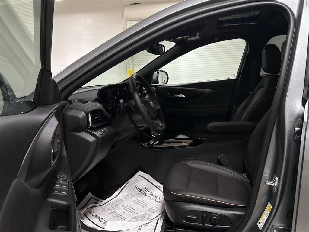 new 2025 Buick Envista car, priced at $30,164