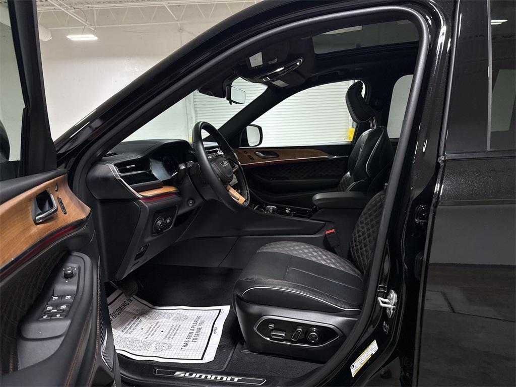 new 2025 Jeep Grand Cherokee car, priced at $63,472