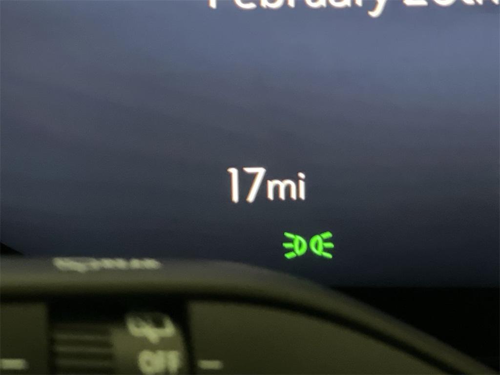 new 2025 Buick Envision car, priced at $36,579