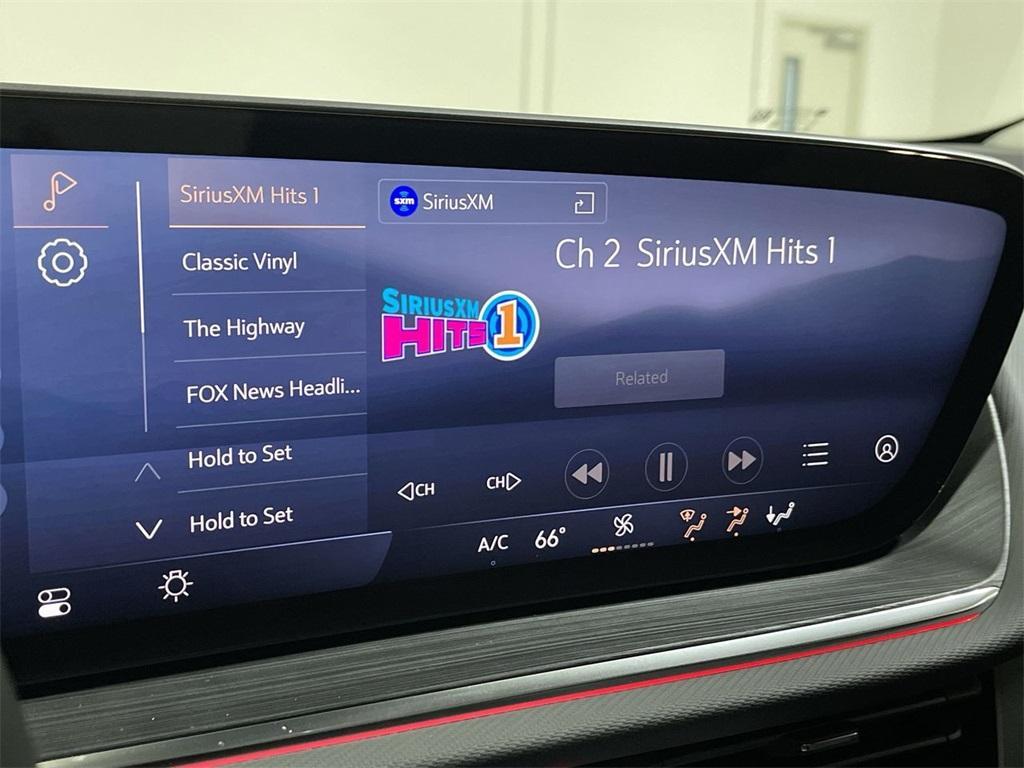 new 2025 Buick Envision car, priced at $36,579