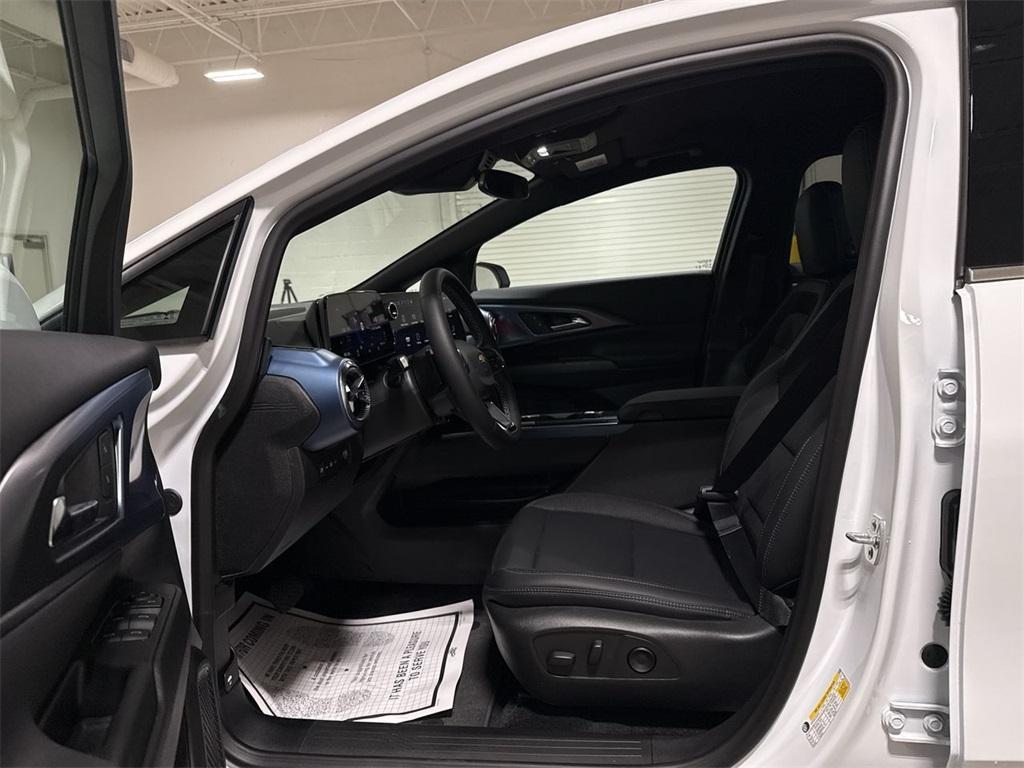 new 2025 Chevrolet Equinox EV car, priced at $35,873
