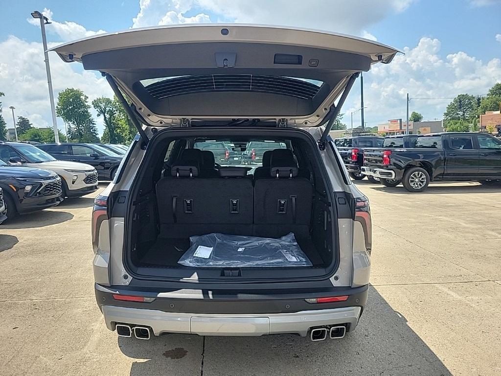 new 2026 Chevrolet Traverse car, priced at $54,994