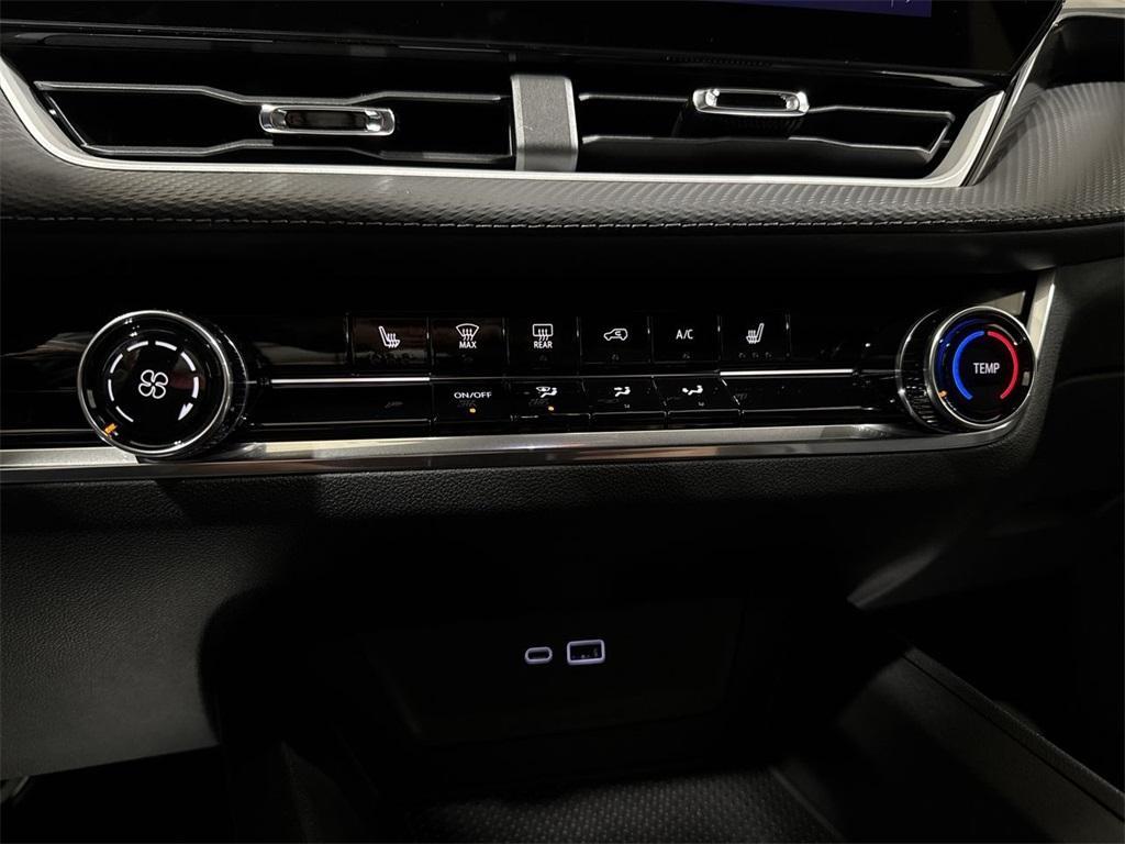 new 2025 Chevrolet Equinox car, priced at $27,495