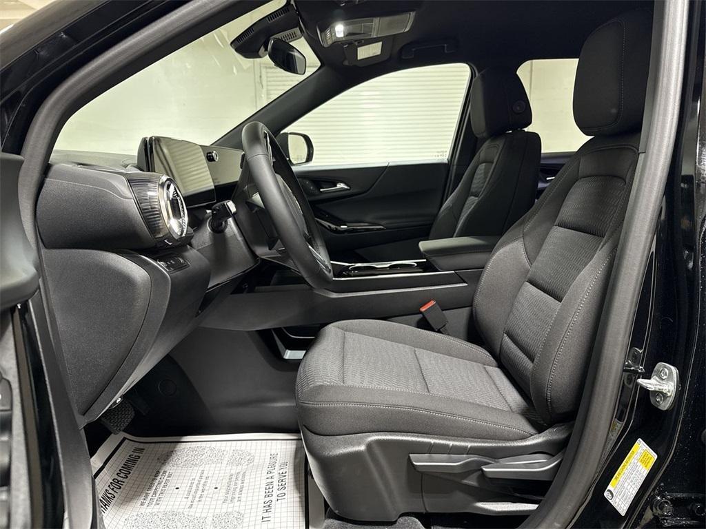 new 2025 Chevrolet Equinox car, priced at $27,495