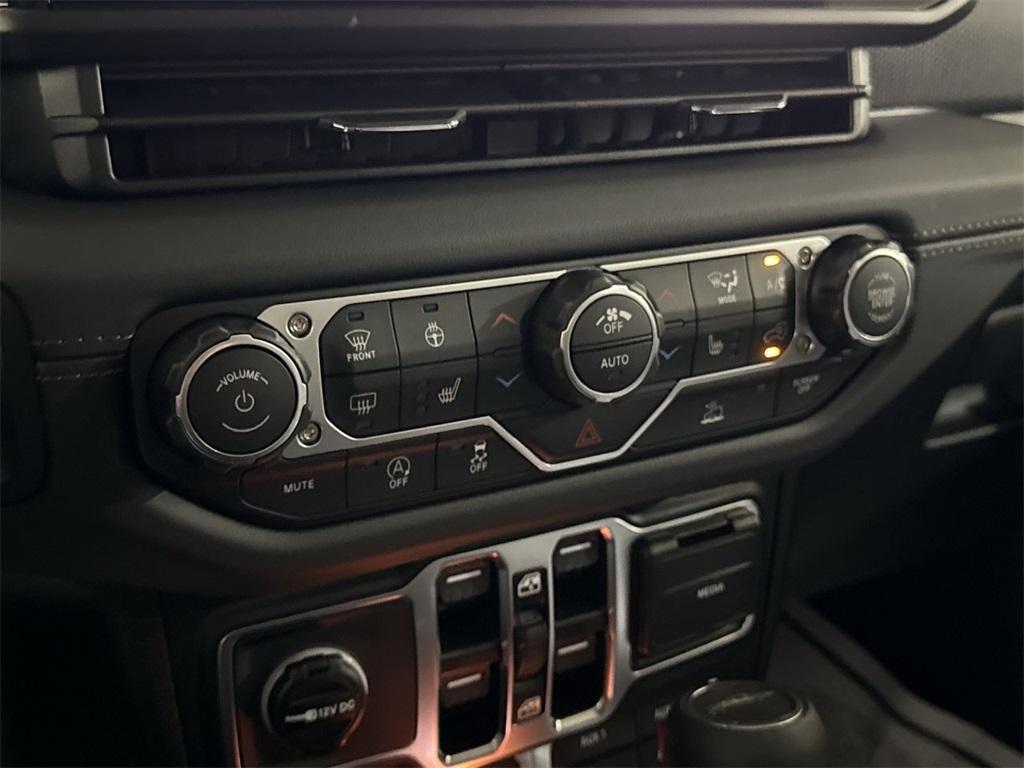 new 2025 Jeep Gladiator car, priced at $47,942
