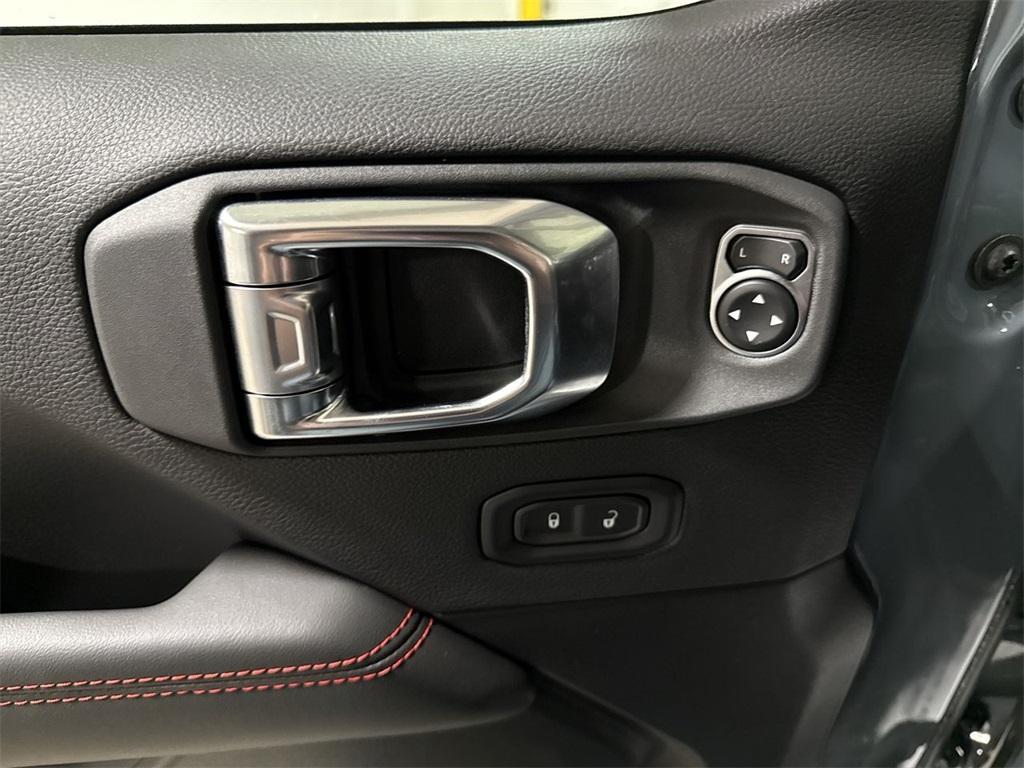 new 2025 Jeep Gladiator car, priced at $47,942