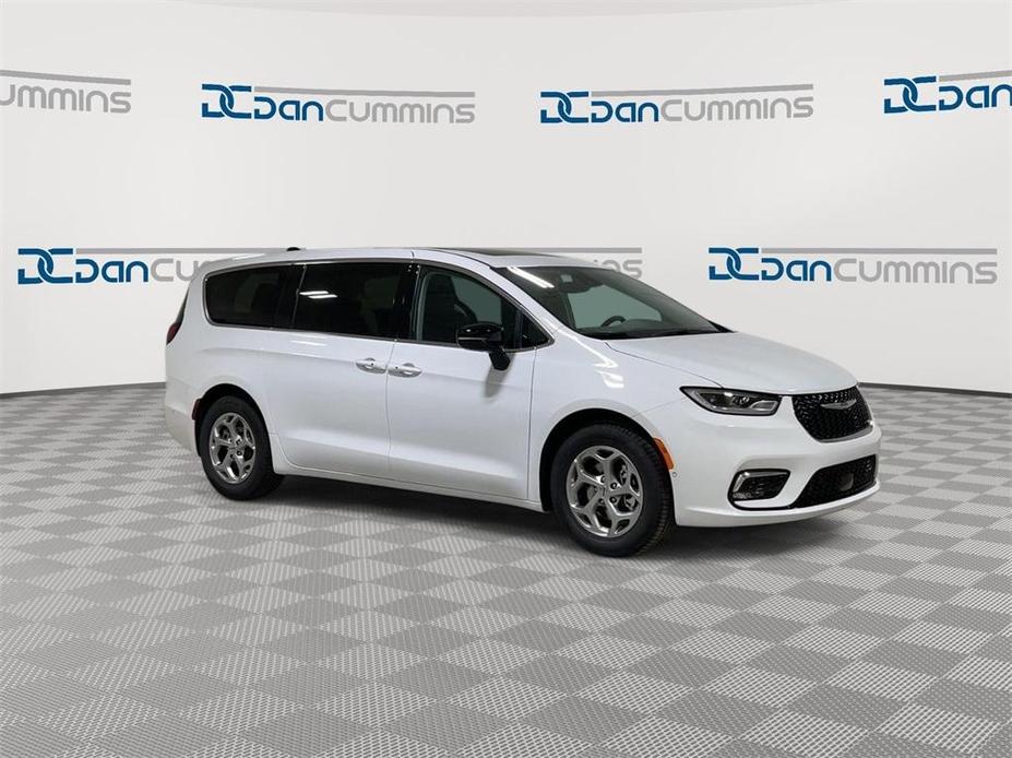 new 2024 Chrysler Pacifica car, priced at $48,987