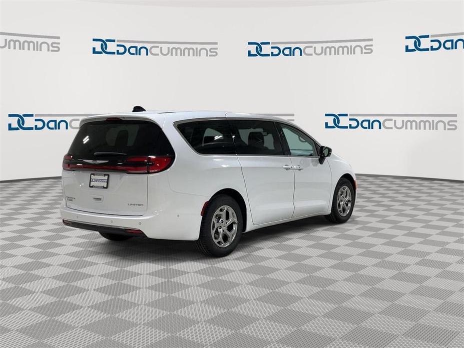 new 2024 Chrysler Pacifica car, priced at $52,237