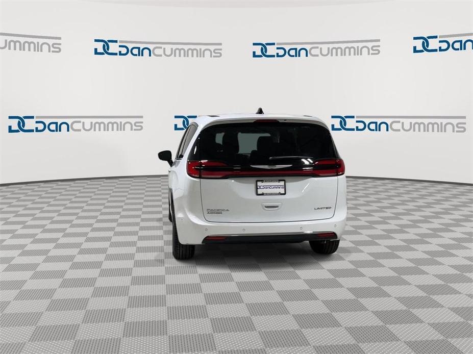 new 2024 Chrysler Pacifica car, priced at $52,237
