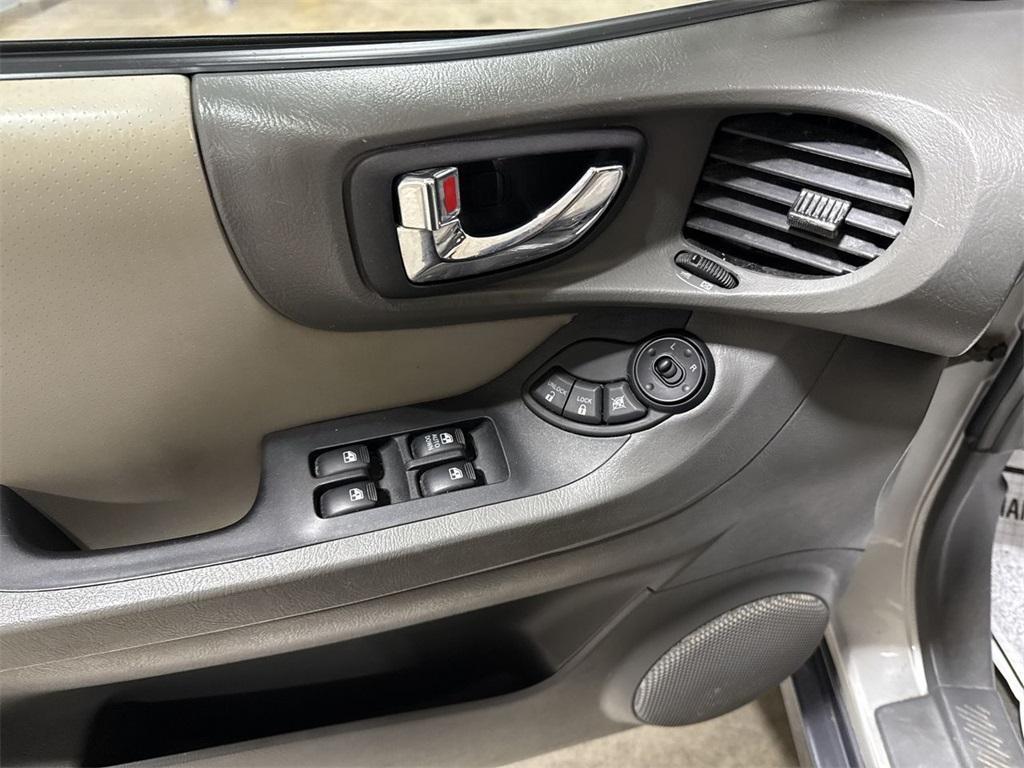 used 2005 Hyundai Santa Fe car, priced at $2,500