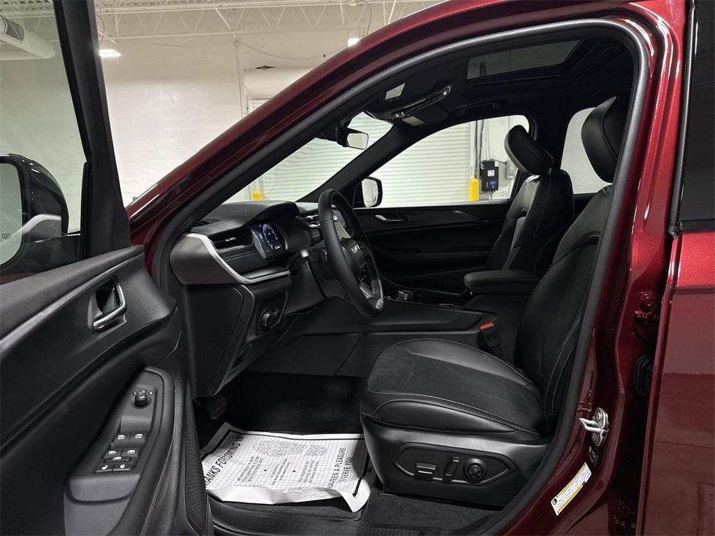 new 2025 Jeep Grand Cherokee L car, priced at $45,464