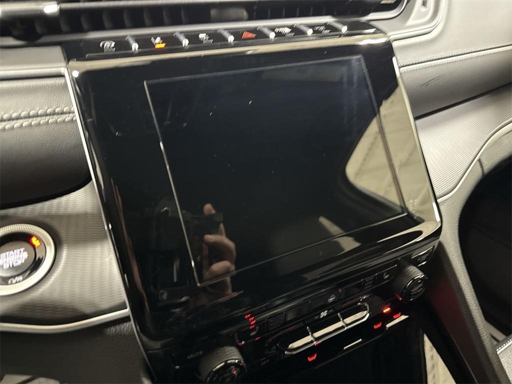 new 2025 Jeep Grand Cherokee car, priced at $37,988